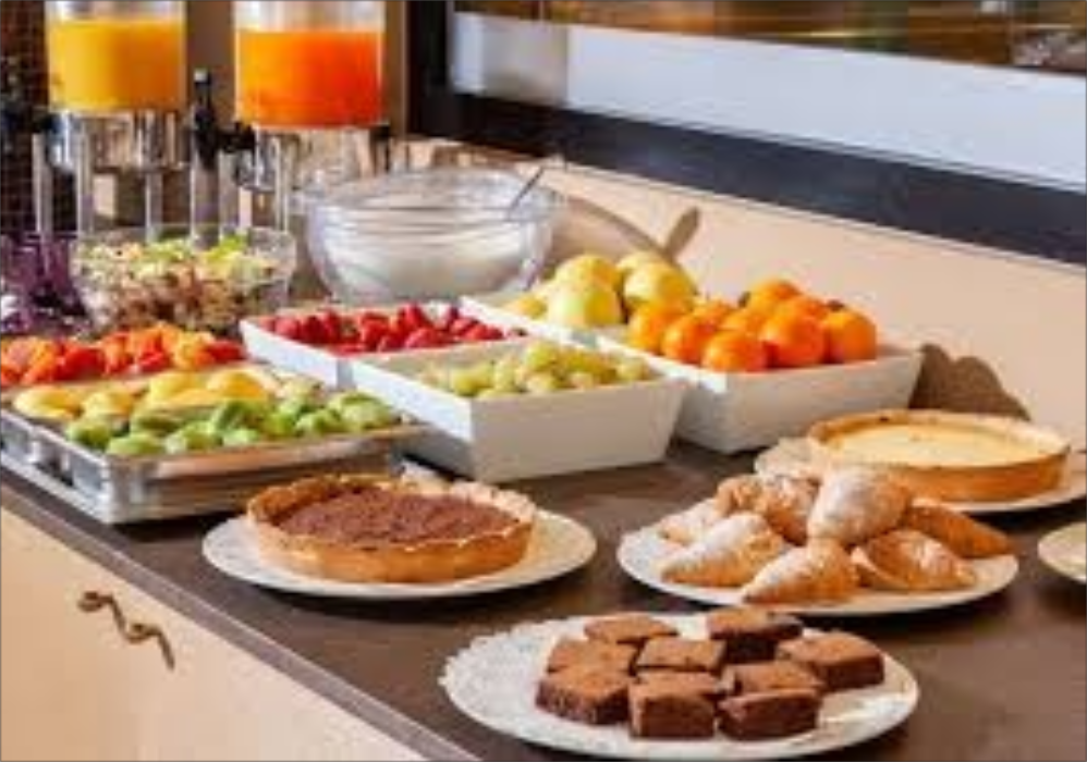 Los buffets de desayuno en todo el mundo prometen abundancia y, a menudo, entregan exceso. Por eso, enfrentan crecientes cuestionamientos